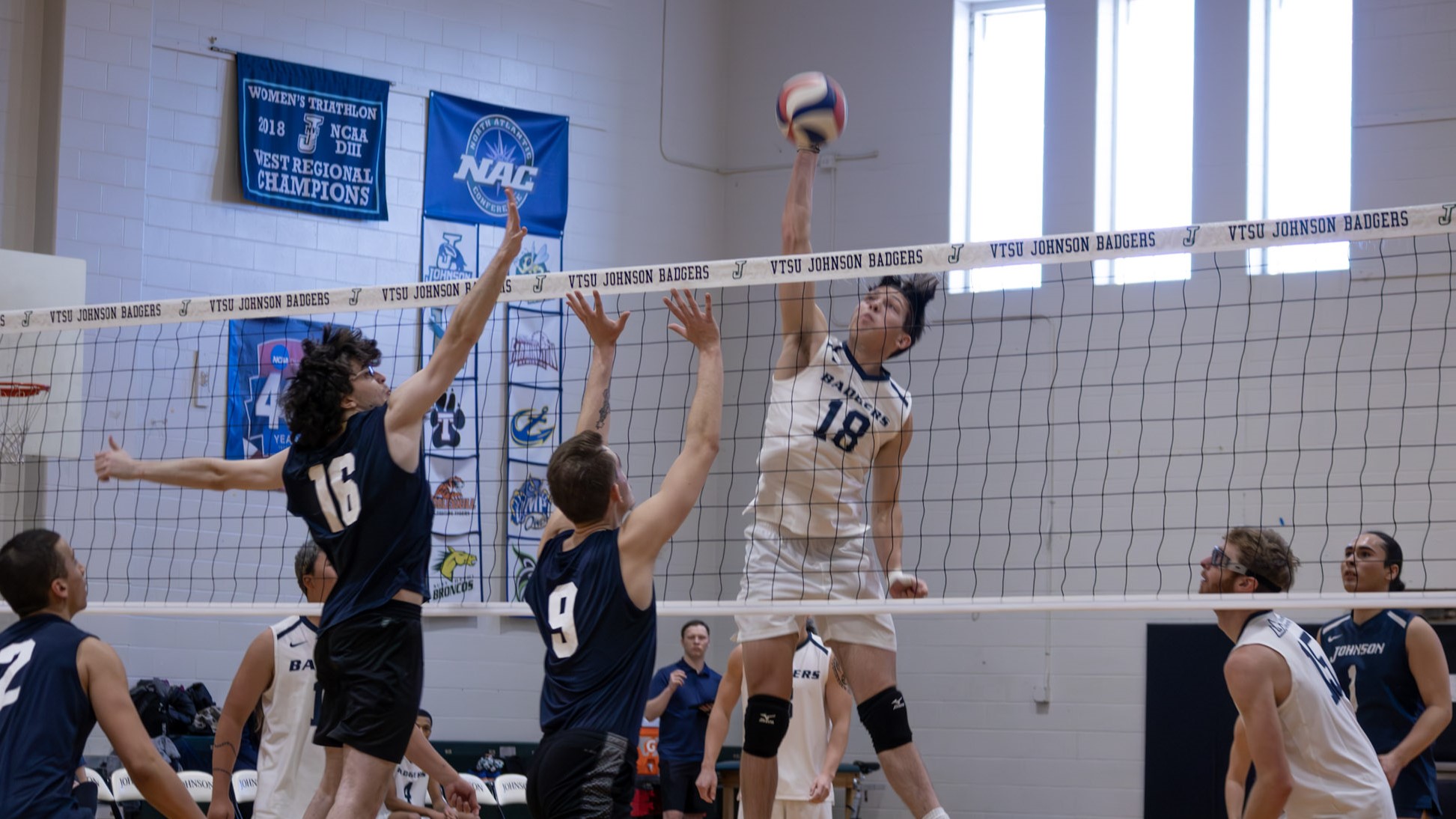 Men's Volleyball Completes Doubleheader Sweep against Fisher
